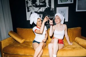 The Role of Fashion Stylists in Celebrity Looks