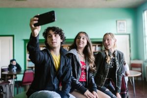 Smartphone Tripods for Perfect Group Photos
